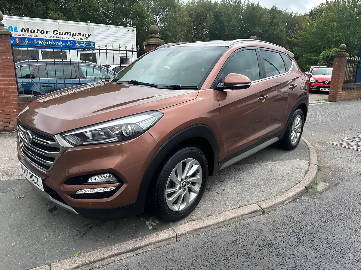 Used 2017 Hyundai Tucson Premium Bronze - Interior and Exterior details 8