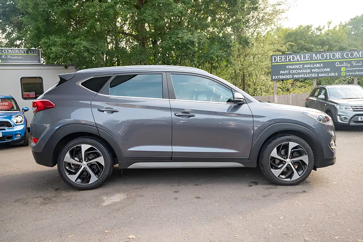 Used 2017 Hyundai Tucson Premium Micron Grey - Interior and Exterior details 9
