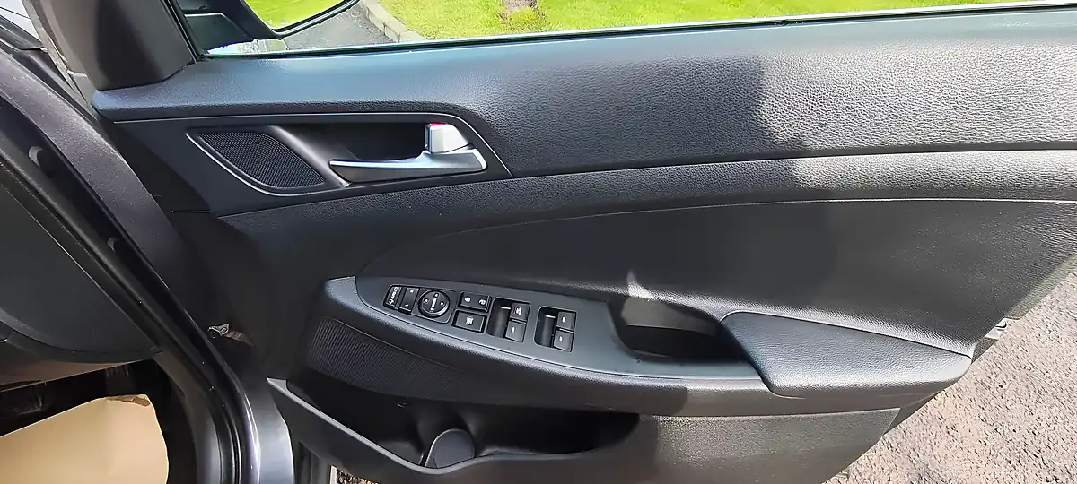 Used 2017 Hyundai Tucson Premium Micron Grey - Interior and Exterior details 10