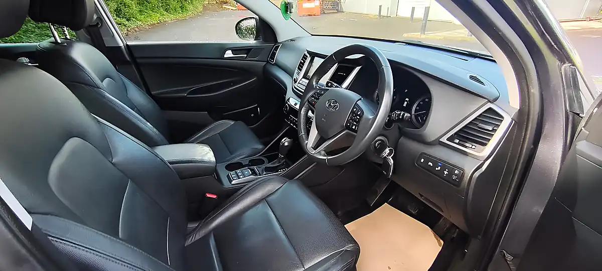 Used 2017 Hyundai Tucson Premium Micron Grey - Interior and Exterior details 9