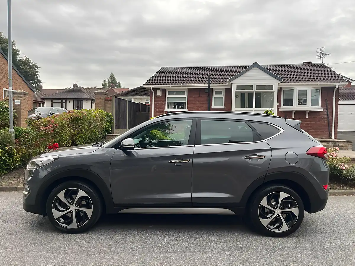 Used 2017 Hyundai Tucson Premium Se Grey - Interior and Exterior details 3