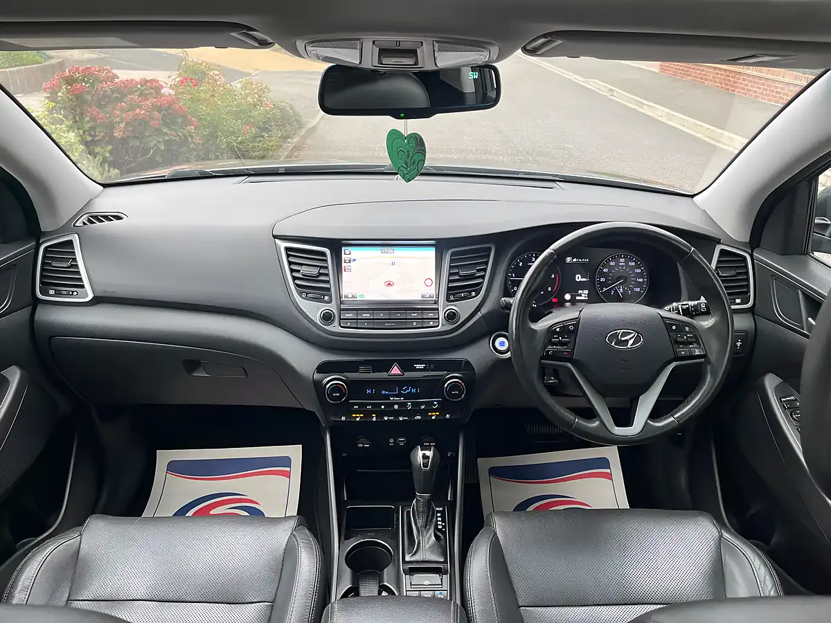 Used 2017 Hyundai Tucson Premium Se Grey - Interior and Exterior details 4