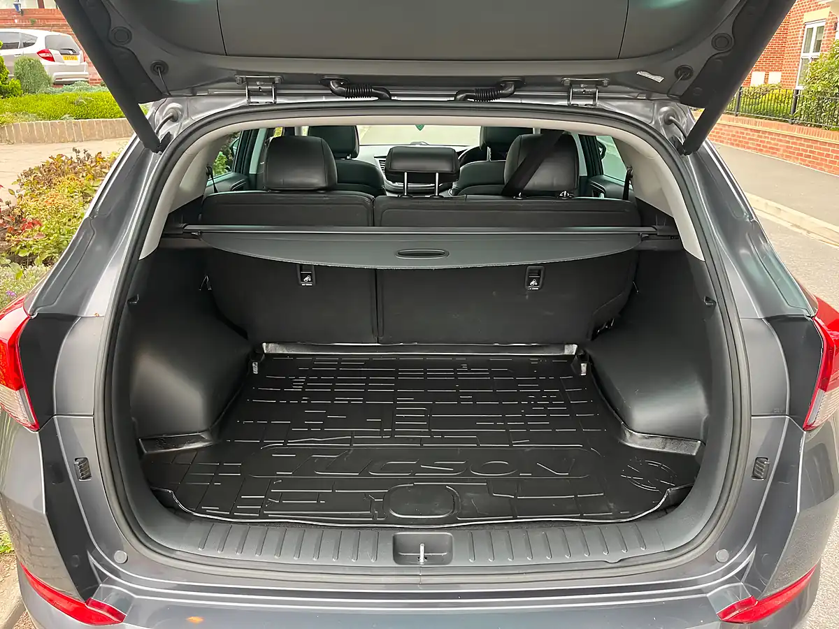 Used 2017 Hyundai Tucson Premium Se Grey - Interior and Exterior details 5