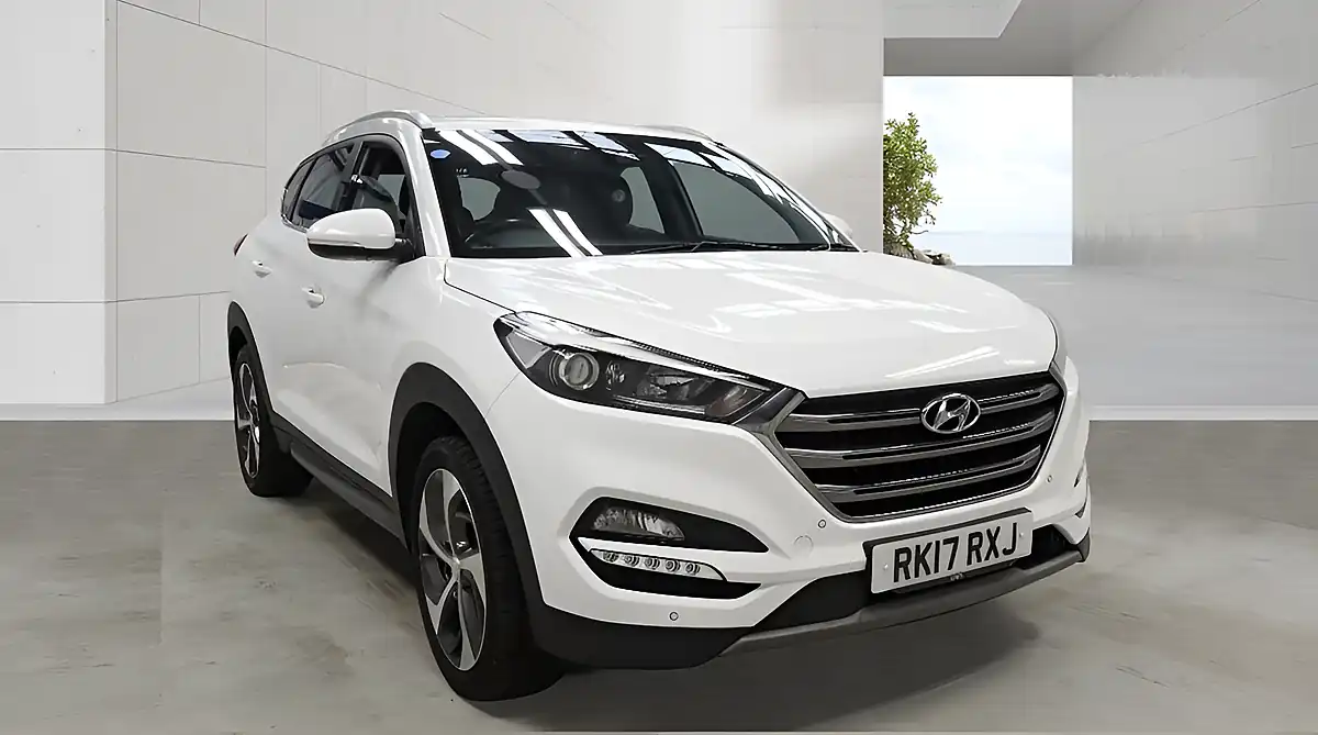 Used 2017 Hyundai Tucson Premium White - Front View
