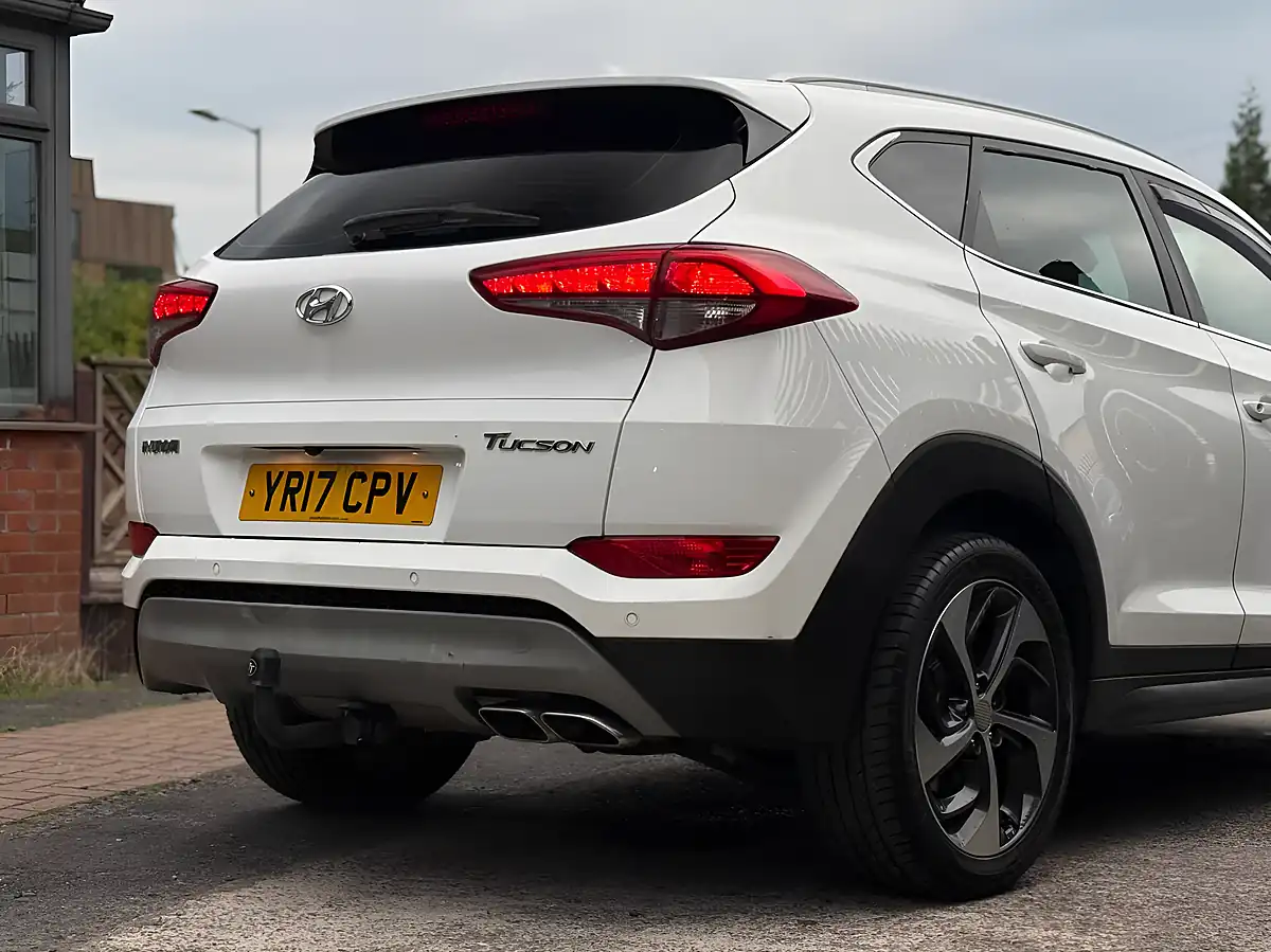 Used 2017 Hyundai Tucson Premium White - Interior and Exterior details 10