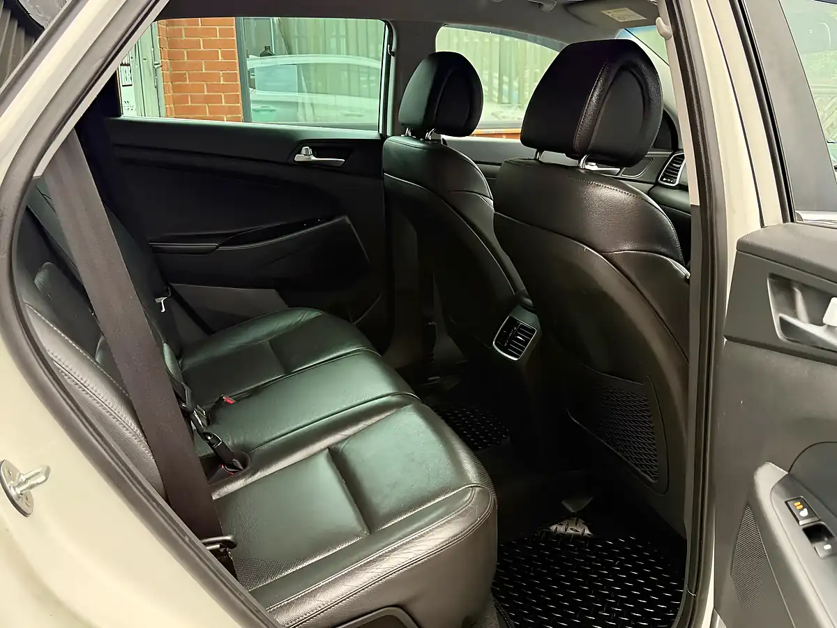 Used 2017 Hyundai Tucson Premium White - Interior and Exterior details 13