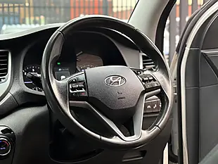 Used 2017 Hyundai Tucson Premium White - Interior and Exterior details 16