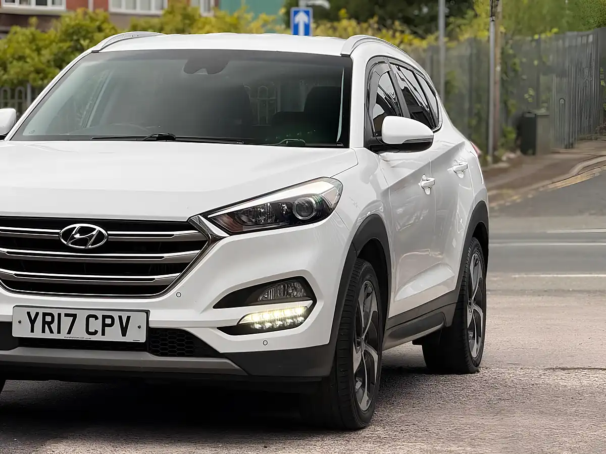 Used 2017 Hyundai Tucson Premium White - Interior and Exterior details 4