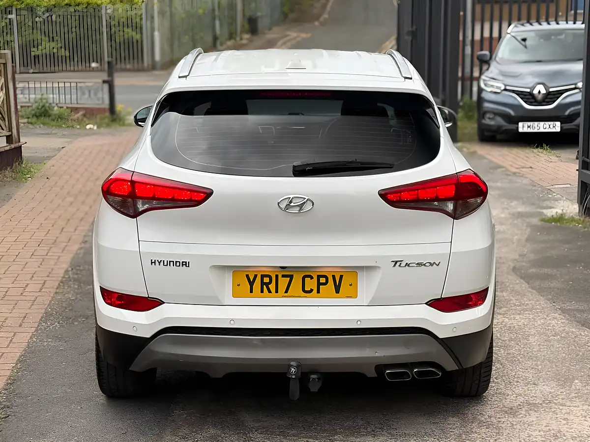 Used 2017 Hyundai Tucson Premium White - Interior and Exterior details 7