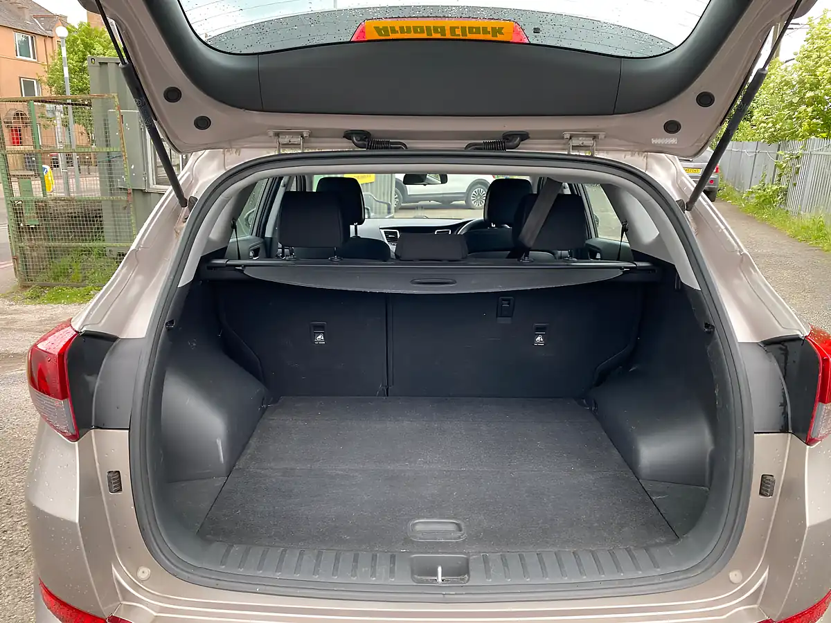 Used 2017 Hyundai Tucson S-Drive White - Interior and Exterior details 16