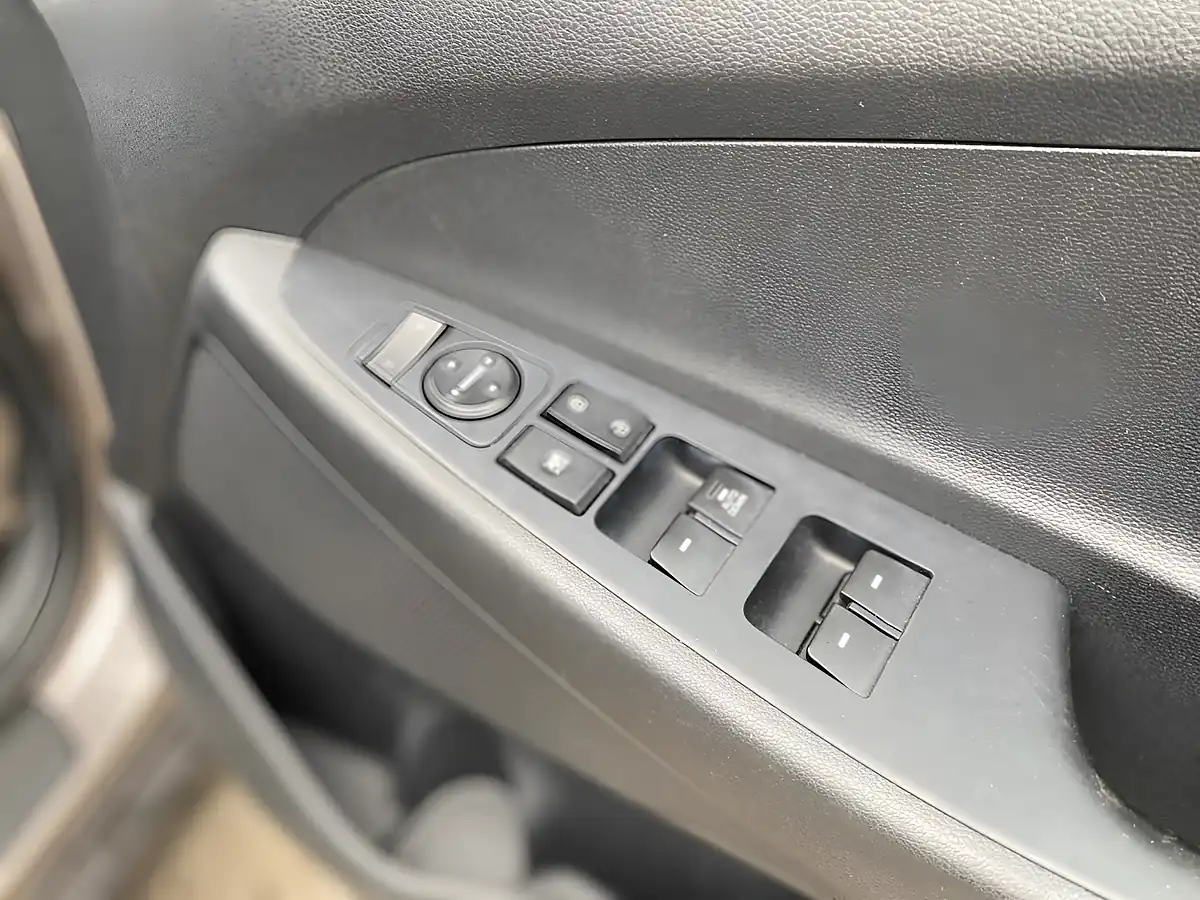 Used 2017 Hyundai Tucson S-Drive White - Interior and Exterior details 19