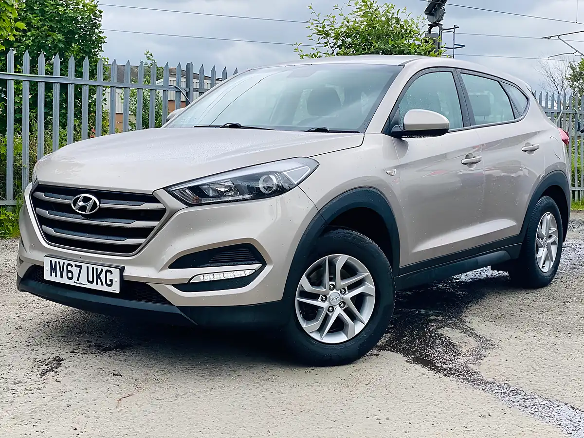 Used 2017 Hyundai Tucson S-Drive White - Interior and Exterior details 3