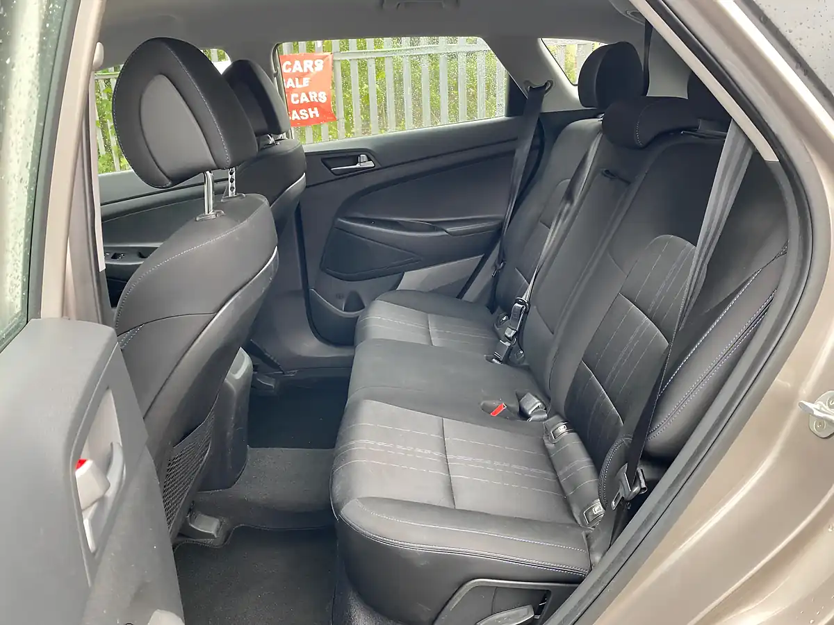 Used 2017 Hyundai Tucson S-Drive White - Interior and Exterior details 6
