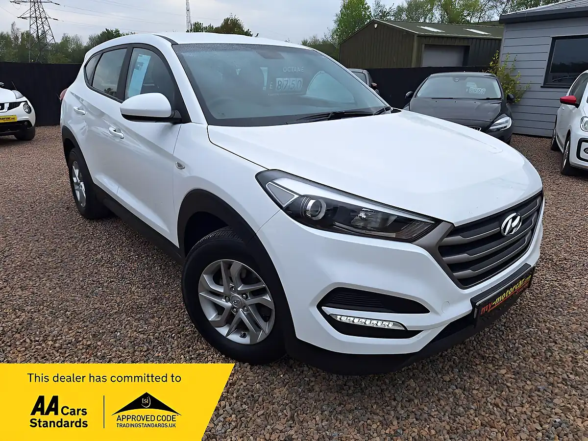 Used 2017 Hyundai Tucson S White - Front View