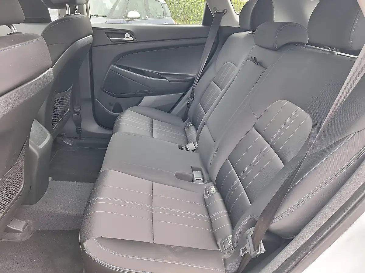 Used 2017 Hyundai Tucson S White - Interior and Exterior details 10