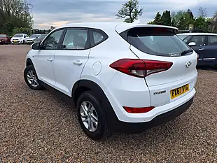 Used 2017 Hyundai Tucson S White - Interior and Exterior details 12