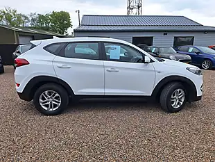 Used 2017 Hyundai Tucson S White - Interior and Exterior details 14