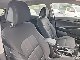 Used 2017 Hyundai Tucson S White - Interior and Exterior details 8
