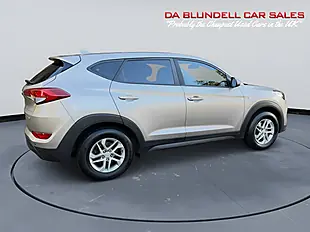 Used 2017 Hyundai Tucson S White - Interior and Exterior details 10