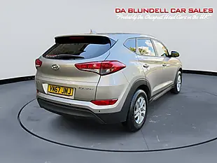 Used 2017 Hyundai Tucson S White - Interior and Exterior details 11