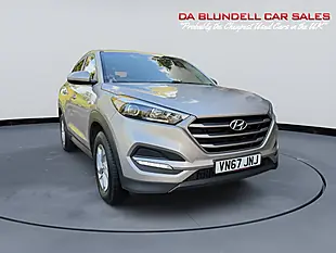 Used 2017 Hyundai Tucson S White - Interior and Exterior details 12