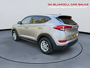Used 2017 Hyundai Tucson S White - Interior and Exterior details 13