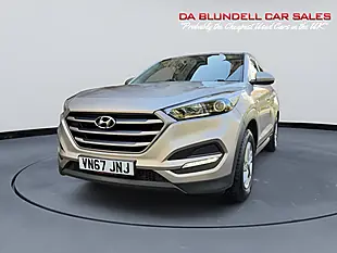 Used 2017 Hyundai Tucson S White - Interior and Exterior details 14