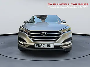 Used 2017 Hyundai Tucson S White - Interior and Exterior details 15
