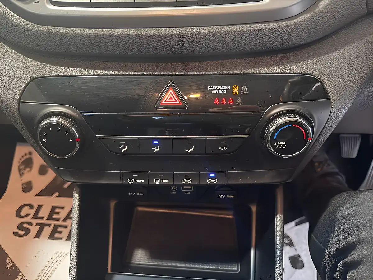 Used 2017 Hyundai Tucson S White - Interior and Exterior details 19