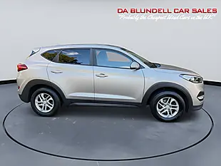 Used 2017 Hyundai Tucson S White - Interior and Exterior details 3
