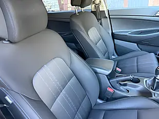 Used 2017 Hyundai Tucson S White - Interior and Exterior details 5