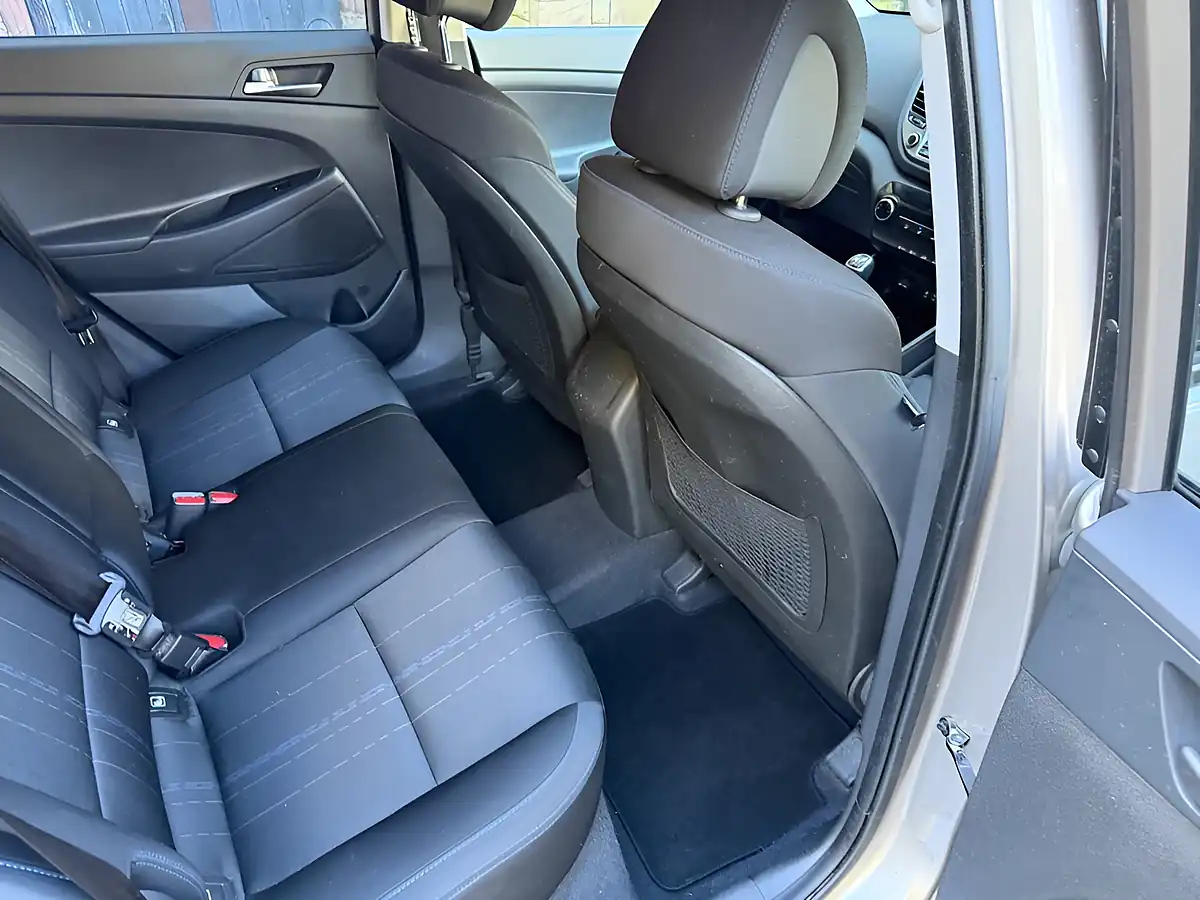 Used 2017 Hyundai Tucson S White - Interior and Exterior details 6