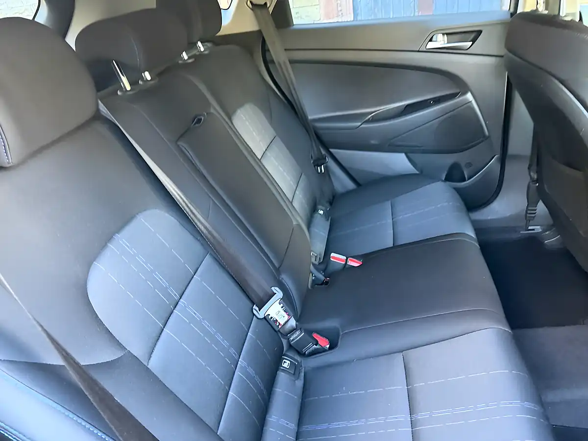 Used 2017 Hyundai Tucson S White - Interior and Exterior details 7