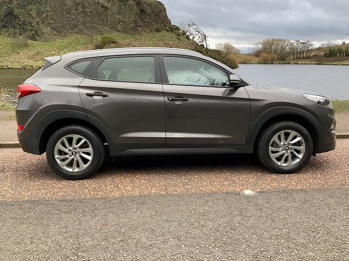Used 2017 Hyundai Tucson Se Blue Drive Grey - Interior and Exterior details 10
