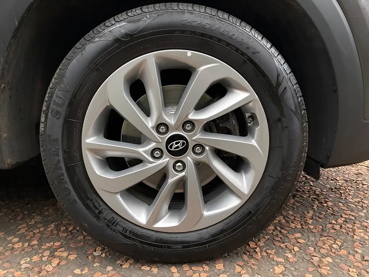 Used 2017 Hyundai Tucson Se Blue Drive Grey - Interior and Exterior details 8