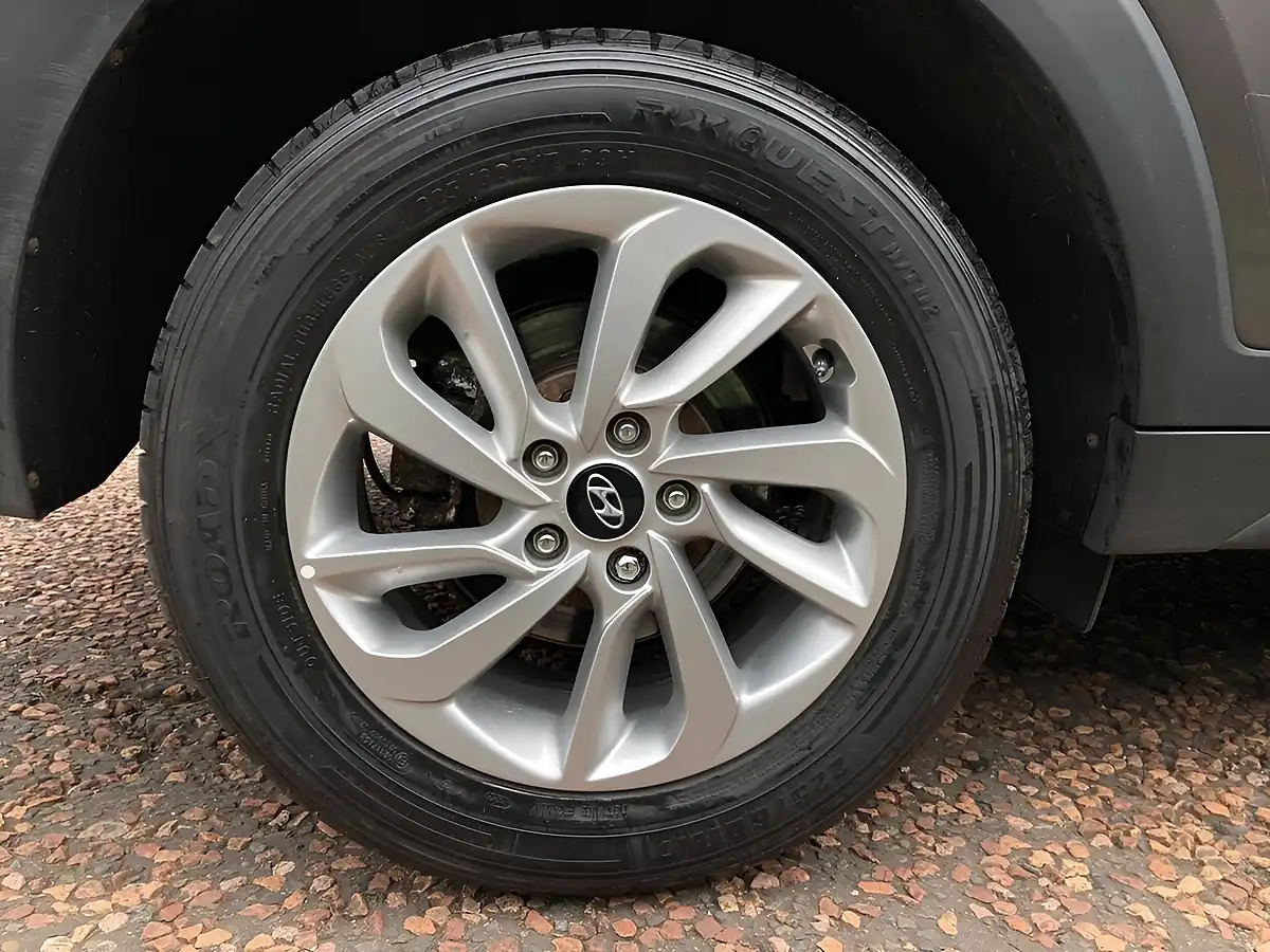 Used 2017 Hyundai Tucson Se Blue Drive Grey - Interior and Exterior details 9