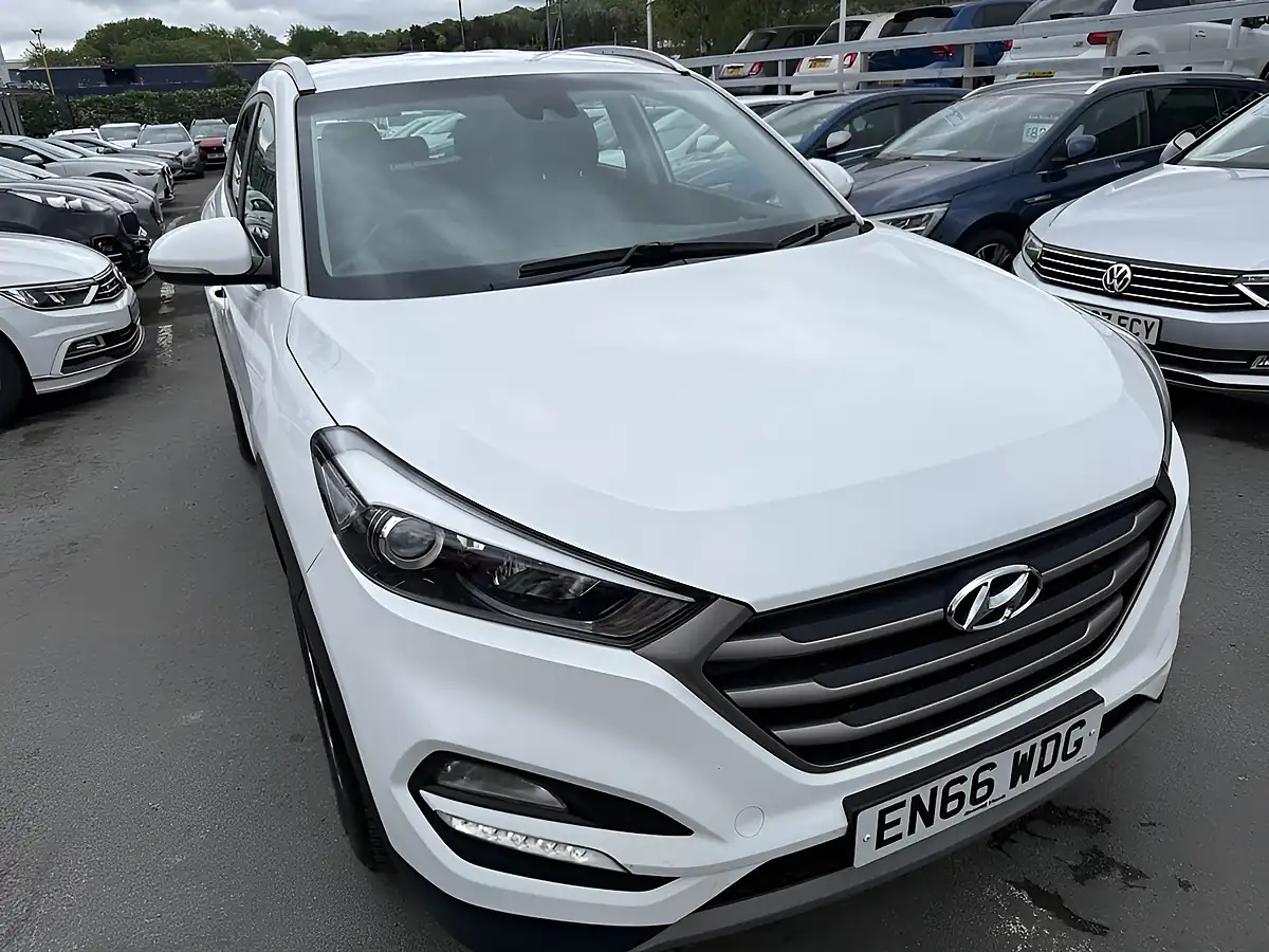 Used 2017 Hyundai Tucson Se Edition White - Interior and Exterior details 12