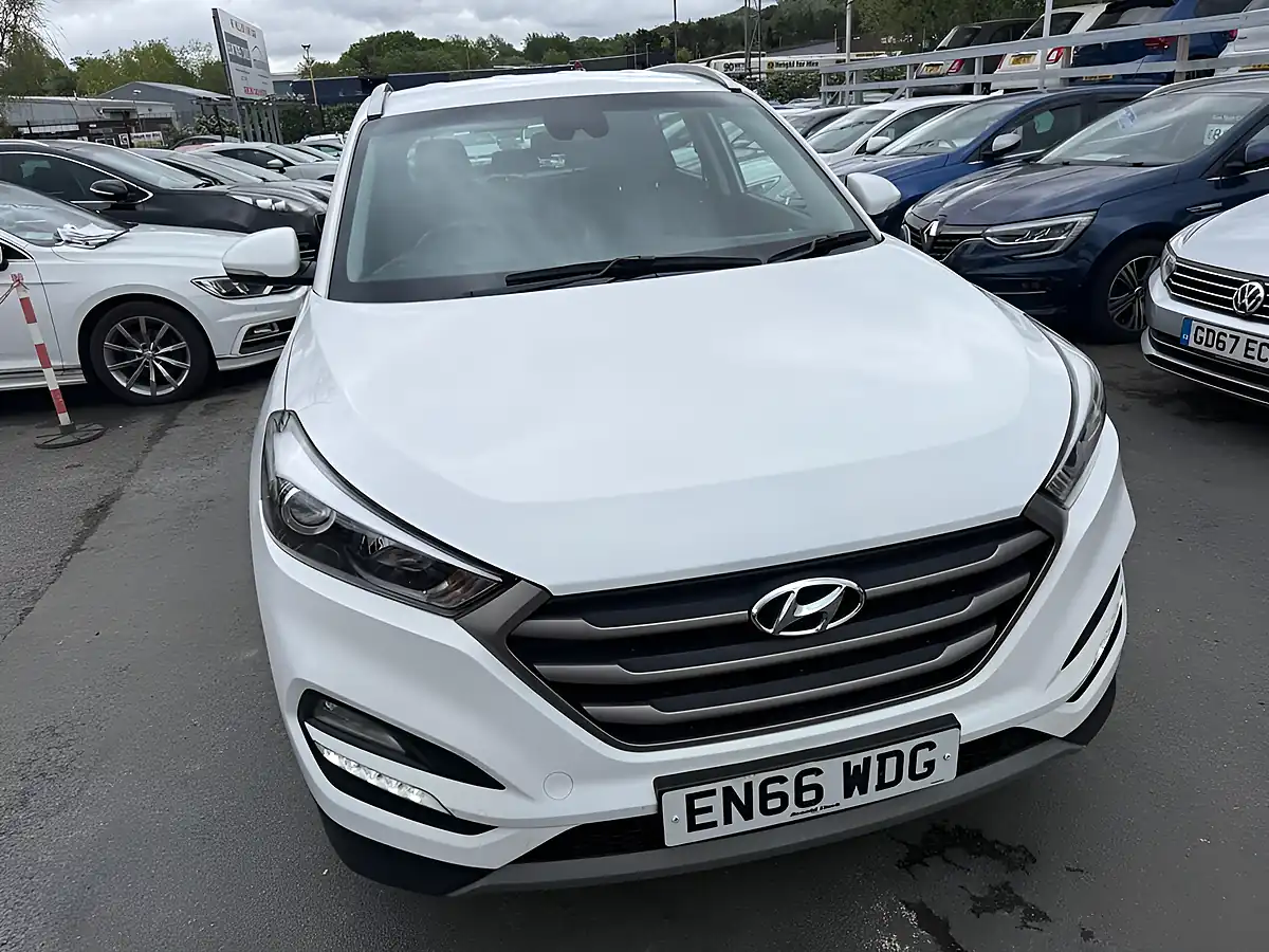 Used 2017 Hyundai Tucson Se Edition White - Interior and Exterior details 13