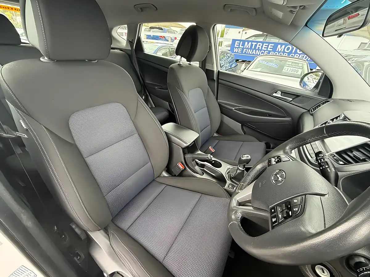 Used 2017 Hyundai Tucson Se Edition White - Interior and Exterior details 14