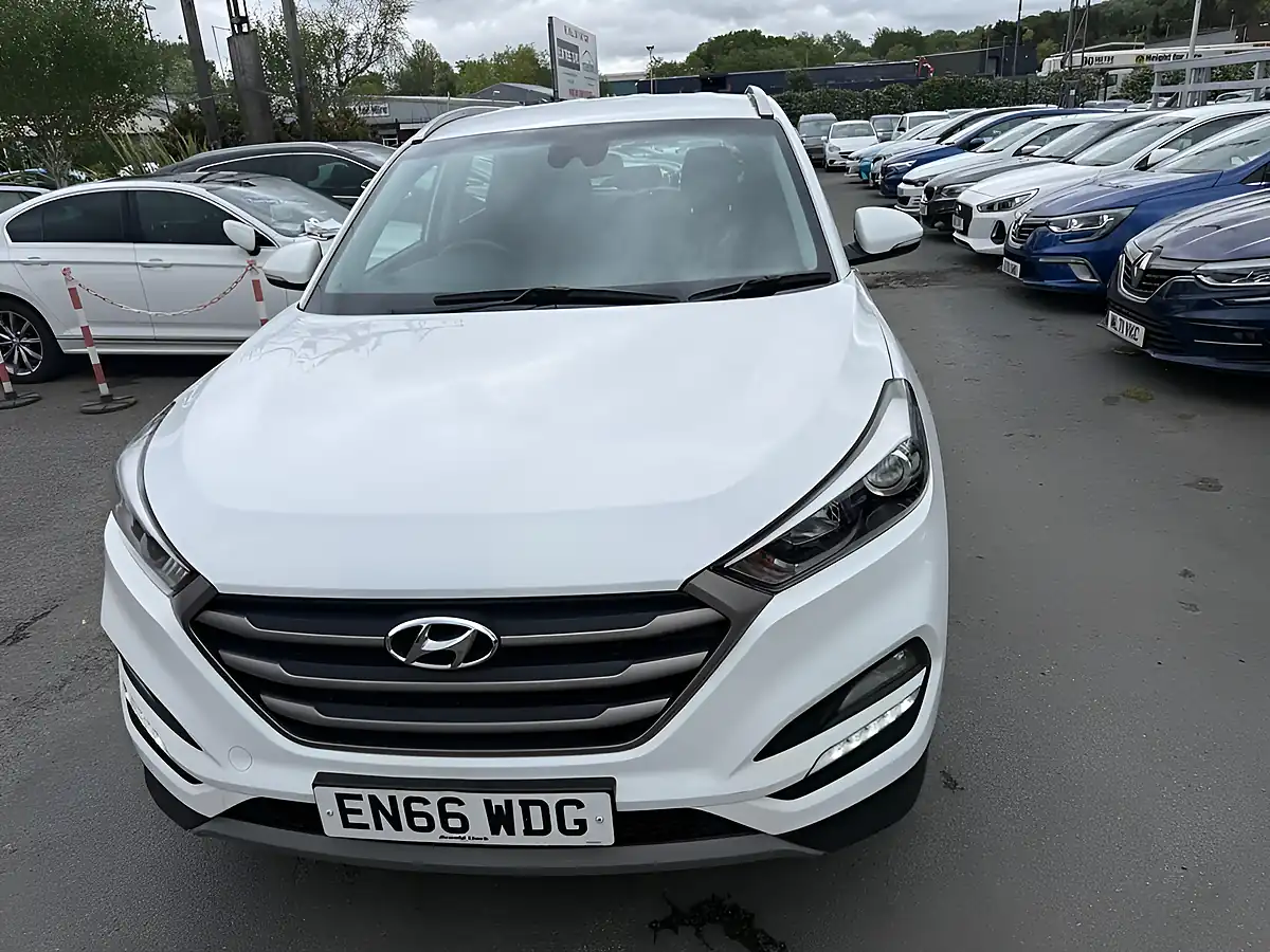 Used 2017 Hyundai Tucson Se Edition White - Interior and Exterior details 15