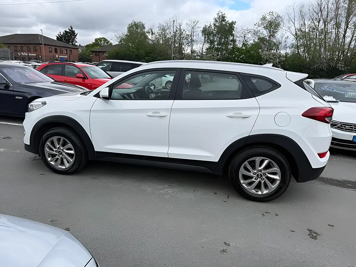 Used 2017 Hyundai Tucson Se Edition White - Interior and Exterior details 20