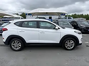 Used 2017 Hyundai Tucson Se Edition White - Interior and Exterior details 4