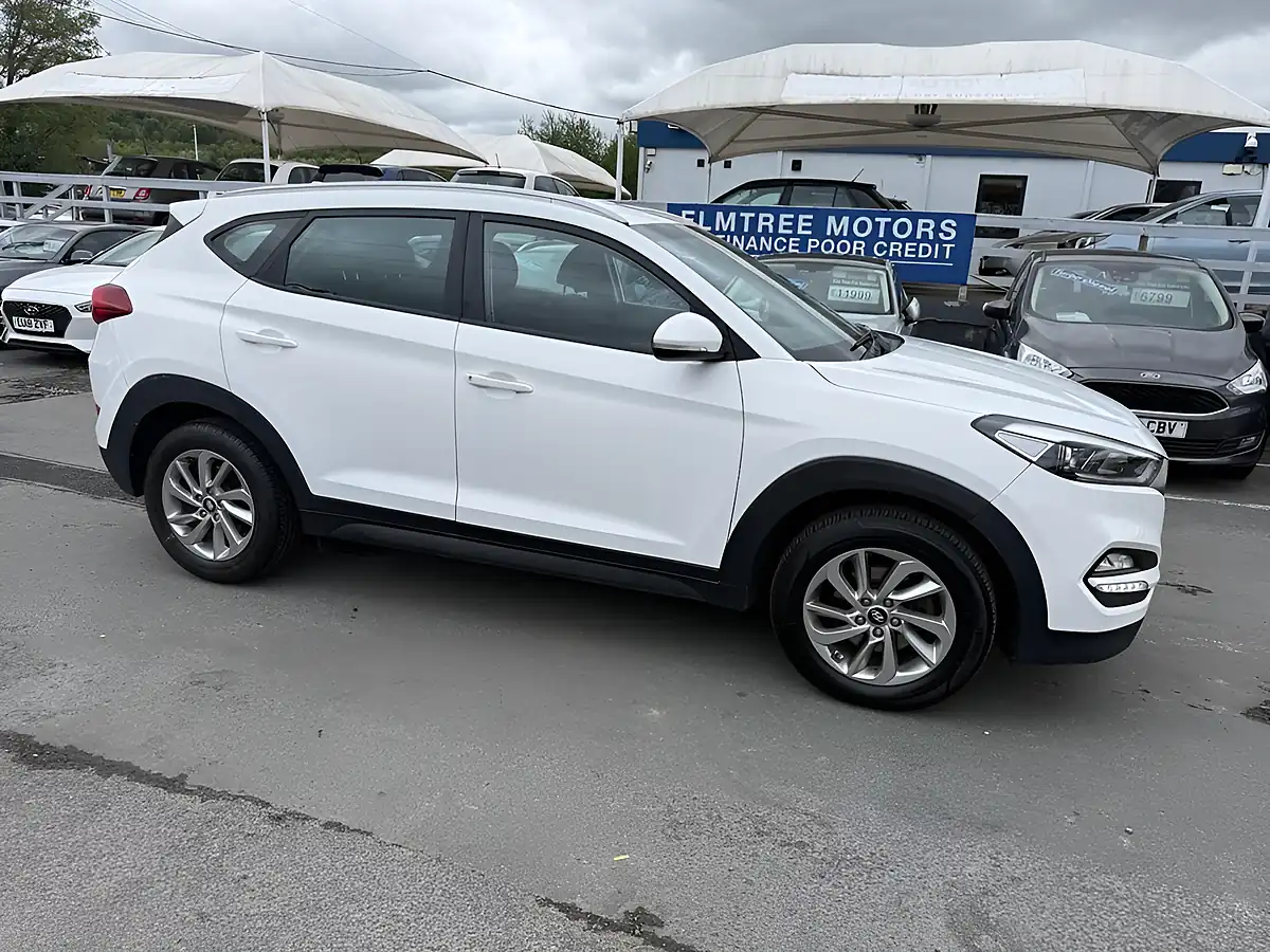 Used 2017 Hyundai Tucson Se Edition White - Interior and Exterior details 6