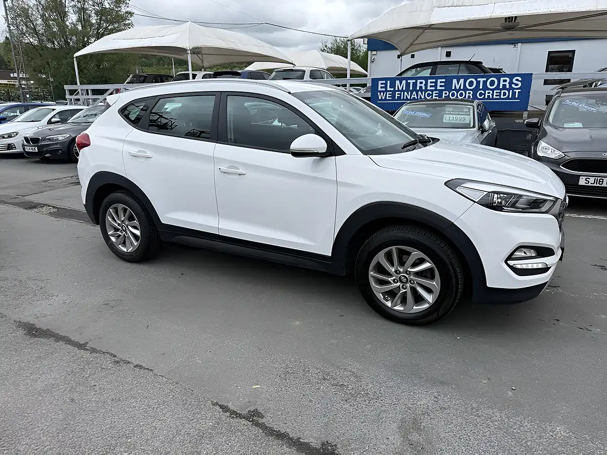 Used 2017 Hyundai Tucson Se Edition White - Interior and Exterior details 7