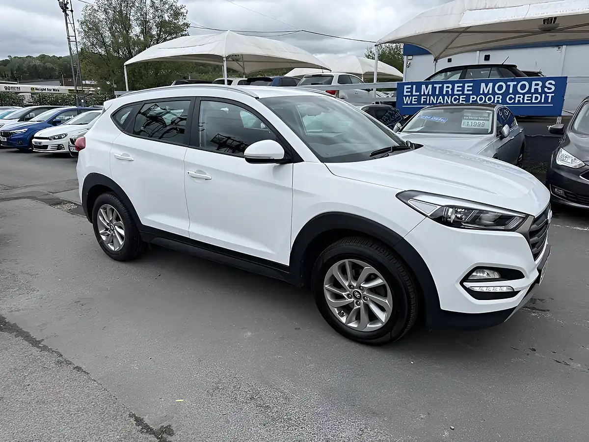 Used 2017 Hyundai Tucson Se Edition White - Interior and Exterior details 9