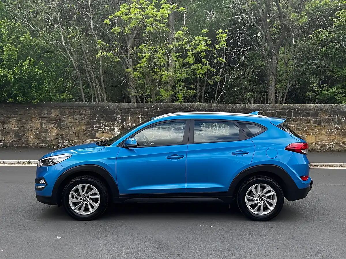 Used 2017 Hyundai Tucson Se Nav Ara Blue - Interior and Exterior details 13