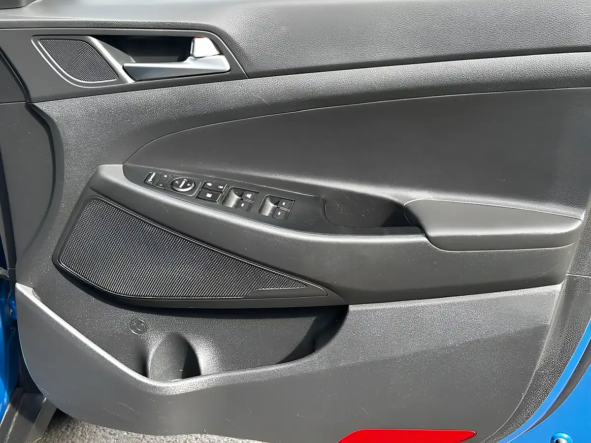 Used 2017 Hyundai Tucson Se Nav Ara Blue - Interior and Exterior details 20