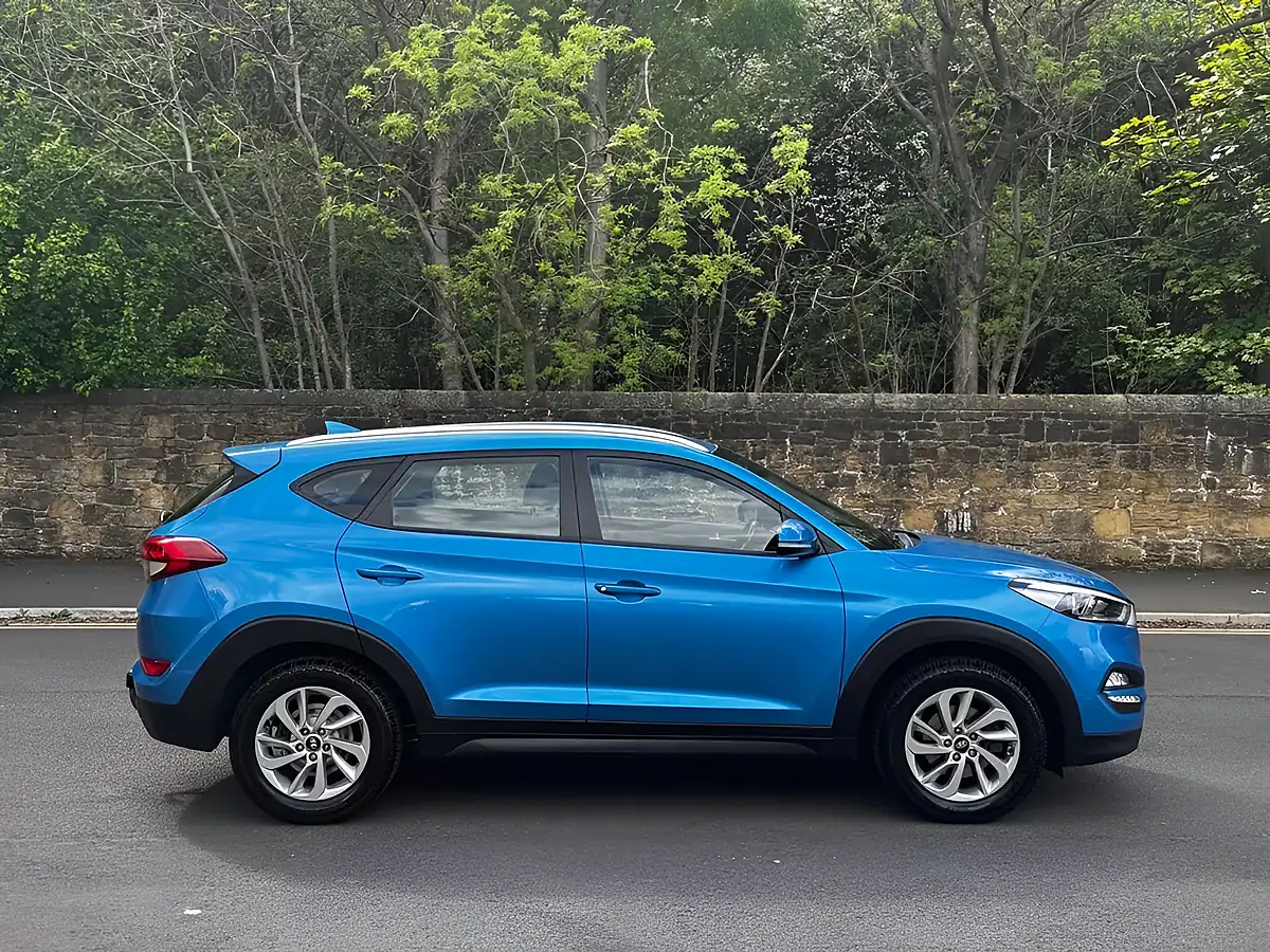 Used 2017 Hyundai Tucson Se Nav Ara Blue - Interior and Exterior details 7