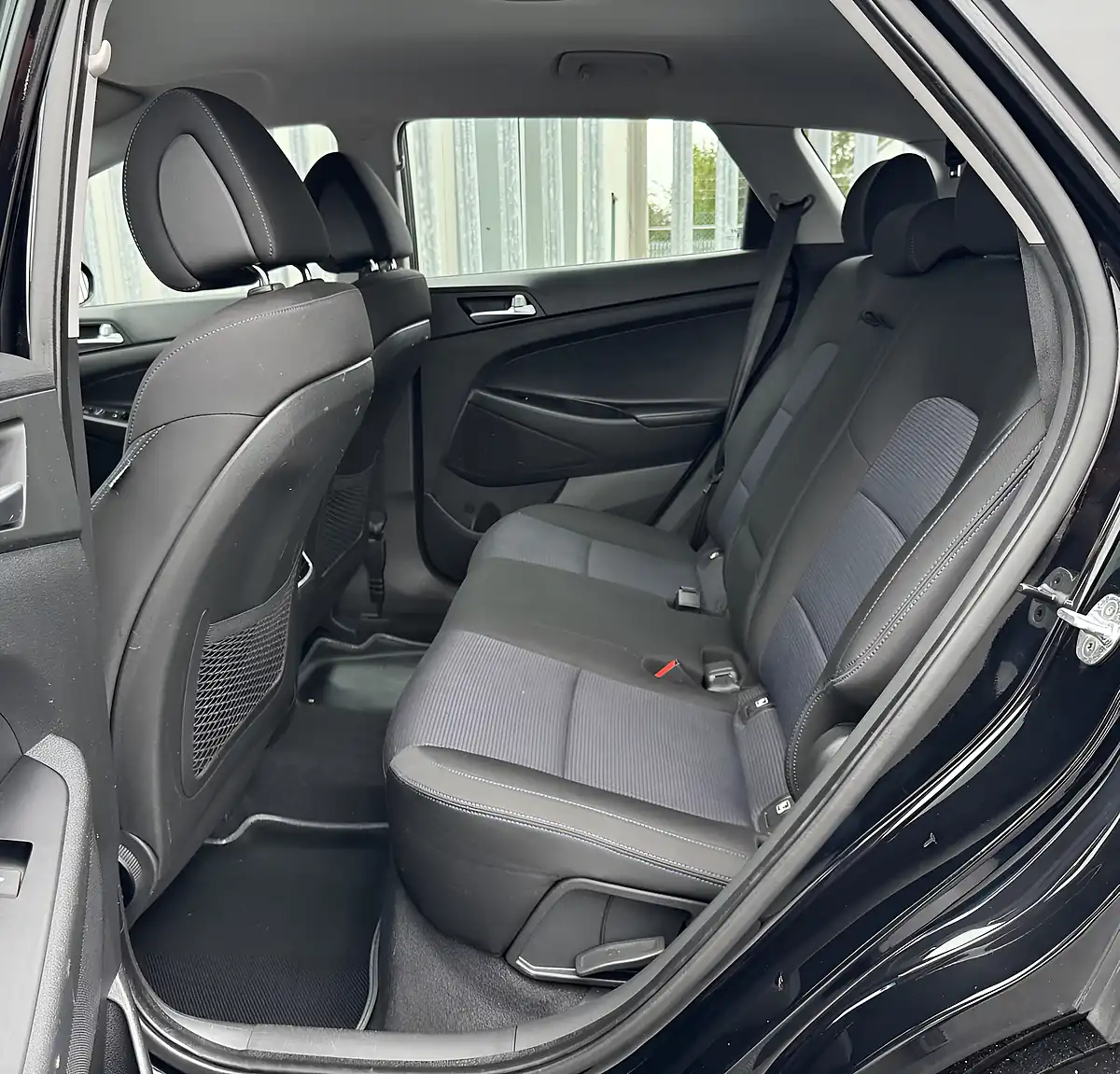 Used 2017 Hyundai Tucson Se Nav Black - Interior and Exterior details 11