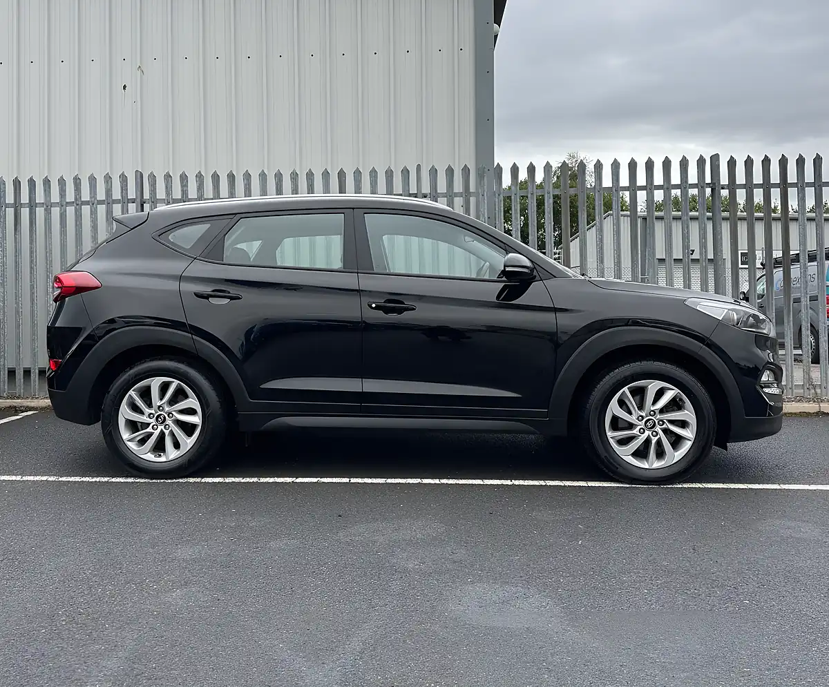 Used 2017 Hyundai Tucson Se Nav Black - Interior and Exterior details 7